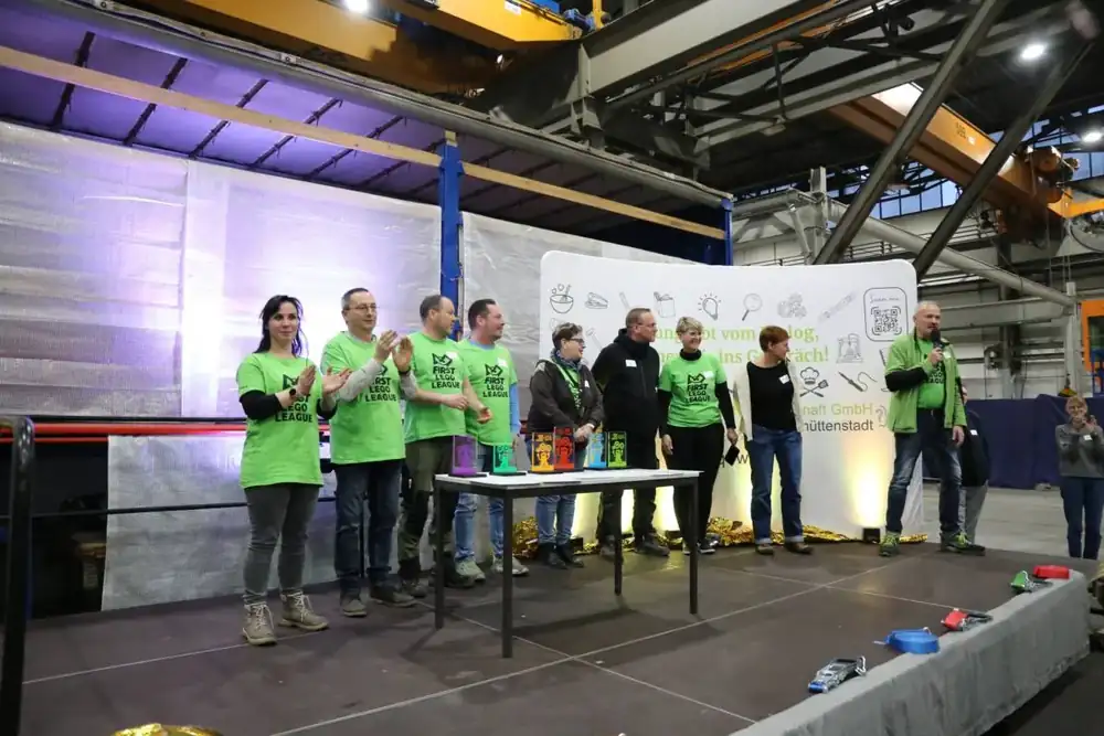 FIRST LEGO League Team im Wettbewerbsumfeld