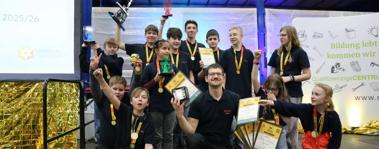 LEGO-AG bei der Siegerehrung der FIRST LEGO League